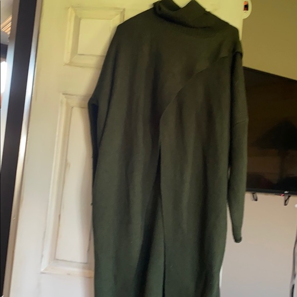 Sweater - Picture 3 of 4